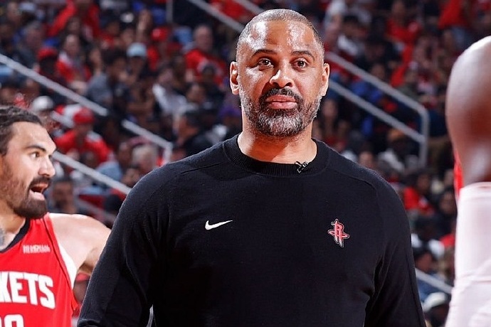 乌度卡与火箭达成八位数合同续约 成最高薪教练之一